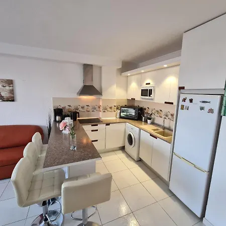 Apartment Casa Iglesia Only 200 Meters To The Sea, Balcony, Sea View, Air Conditioning Arona (Tenerife)